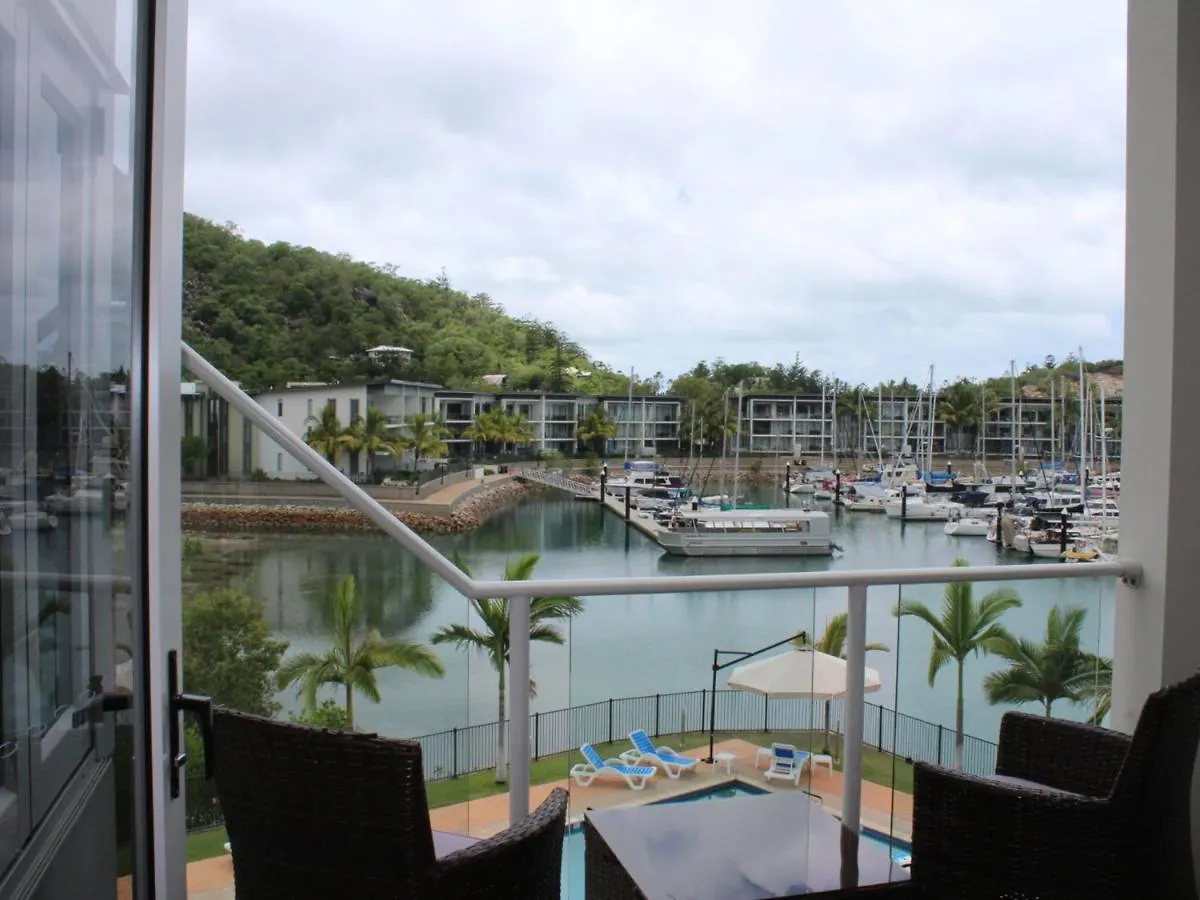 Beachside Apartment 17 Nelly Bay Australia