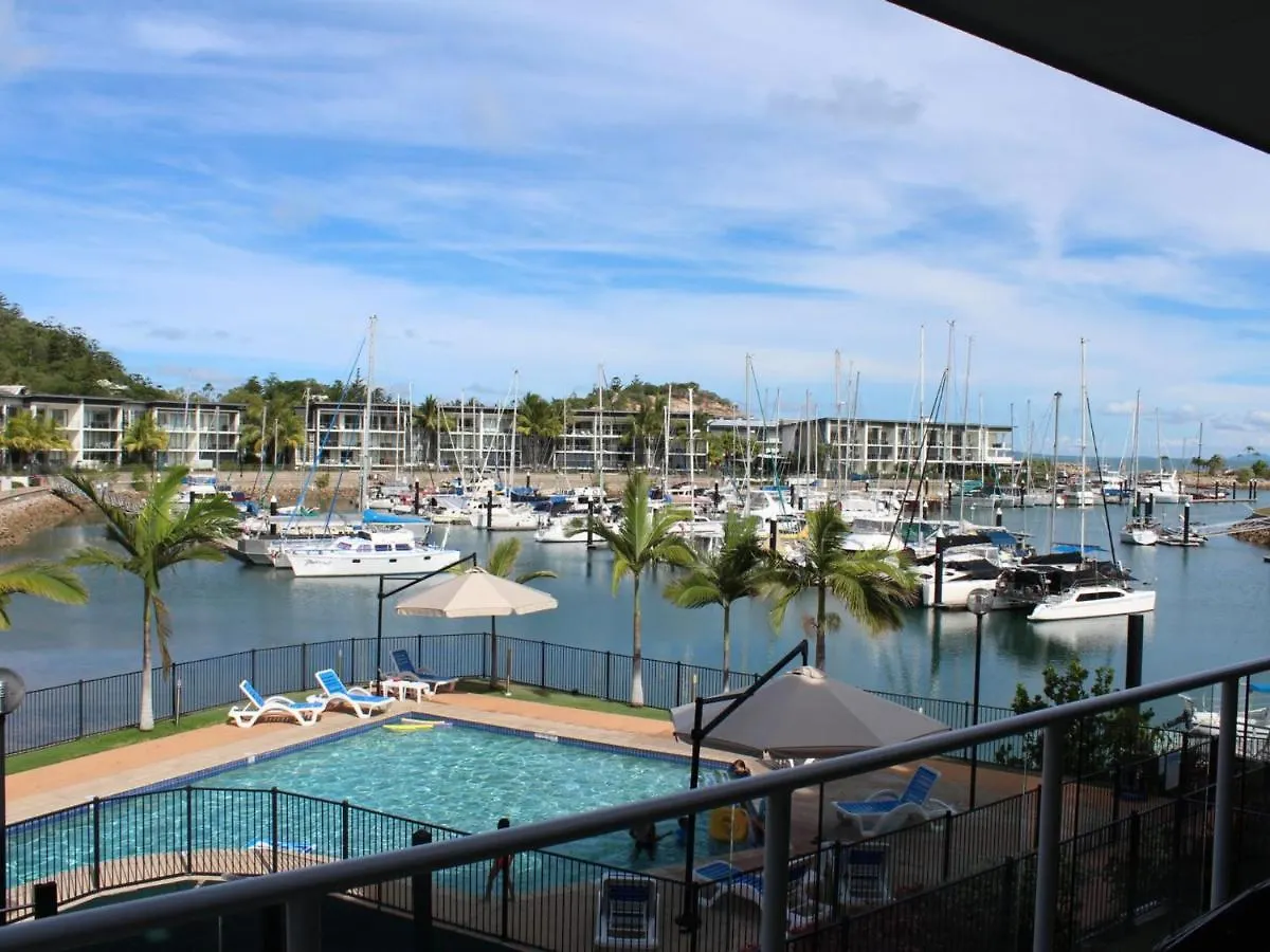 Beachside Apartment 17 Nelly Bay
