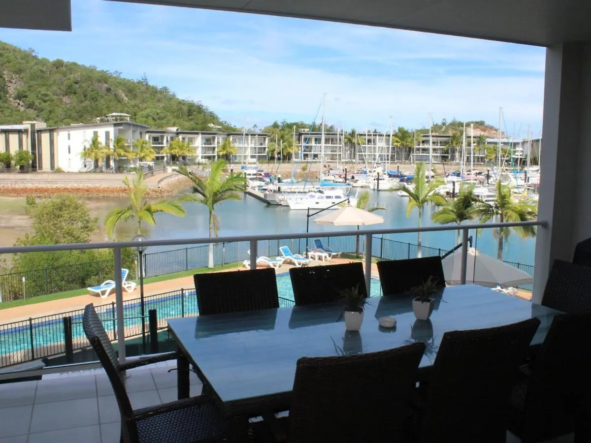 Beachside Apartment 17 Nelly Bay