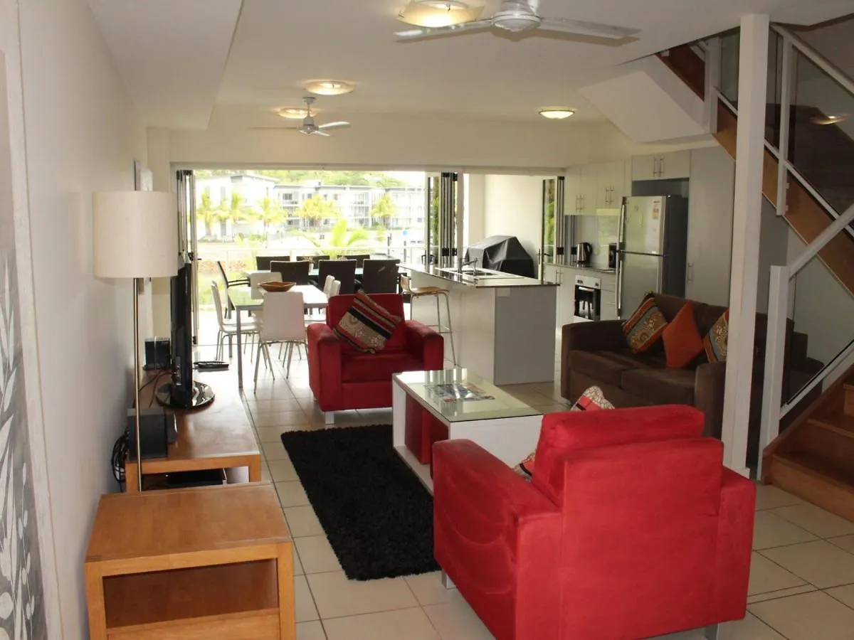 Beachside Apartment 17 Nelly Bay